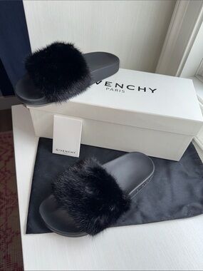 Givenchy Women's Black Fur Slippers